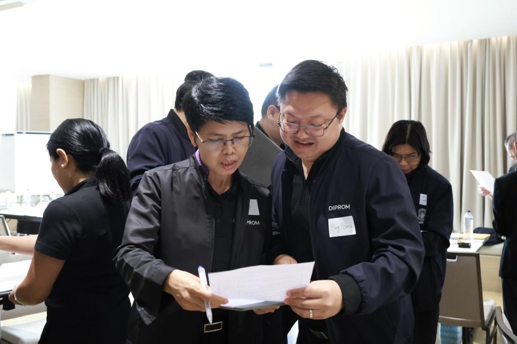 “อธิบดีณัฏฐิญา” ปิดห้อง ติวเข้ม พร้อมติดอาวุธทางความคิดให้ผู้บริหารดีพร้อม เปิดโอกาส คิดนอกกรอบ เพื่อพัฒนาทักษะการเป็นผู้นำแห่งอนาคต