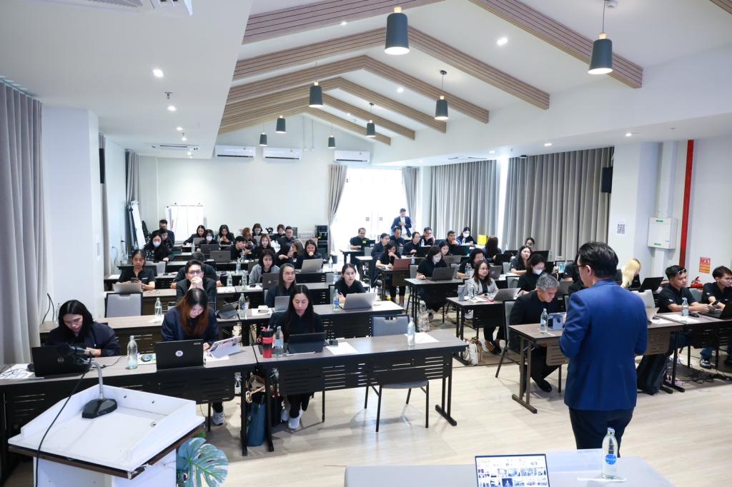 “ดีพร้อม” ปั้น “Smart Staff” ยกระดับ BSC สู่ “Smart Service” ผสาน AI-การสื่อสารมืออาชีพ ตอบโจทย์ทุกความต้องการผู้ประกอบการยุคใหม่