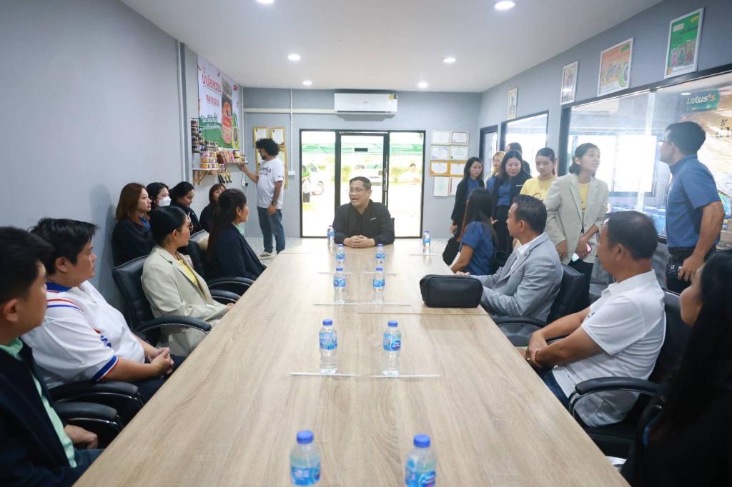 “รองอธิบดีพลาวุธ” ปักหมุดชัยภูมิ ตรวจเยี่ยมสถานประกอบการ ชูความสำเร็จการพัฒนาองค์ความรู้ต่อยอดนวัตกรรมและพลังเครือข่าย ยกระดับธุรกิจในพื้นที่ให้เติบโตอย่างยั่งยืน