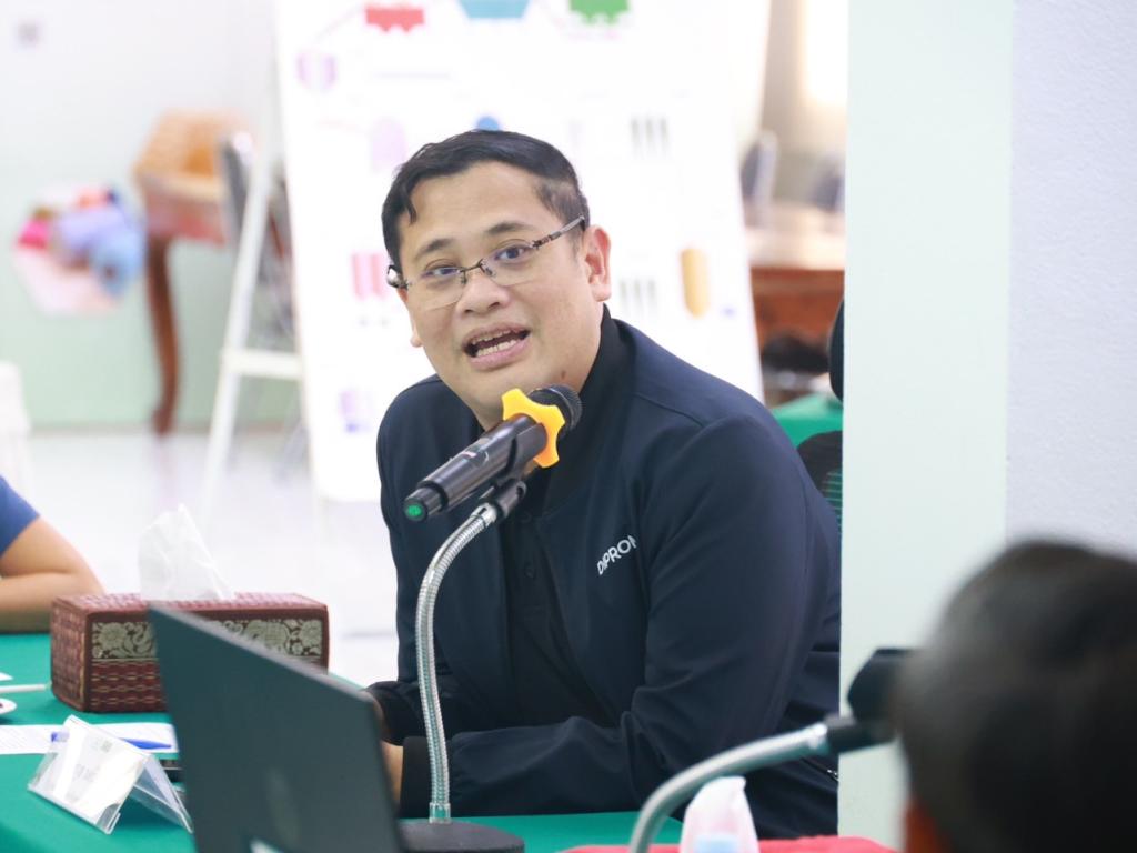 “รองอธิบดีพลาวุธ” ปักหมุดชัยภูมิ ตรวจเยี่ยมสถานประกอบการ ชูความสำเร็จการพัฒนาองค์ความรู้ต่อยอดนวัตกรรมและพลังเครือข่าย ยกระดับธุรกิจในพื้นที่ให้เติบโตอย่างยั่งยืน
