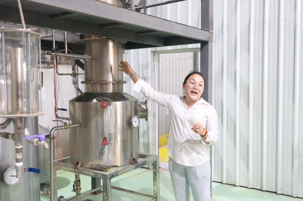 “รองอธิบดีพลาวุธ” ปักหมุดชัยภูมิ ตรวจเยี่ยมสถานประกอบการ ชูความสำเร็จการพัฒนาองค์ความรู้ต่อยอดนวัตกรรมและพลังเครือข่าย ยกระดับธุรกิจในพื้นที่ให้เติบโตอย่างยั่งยืน