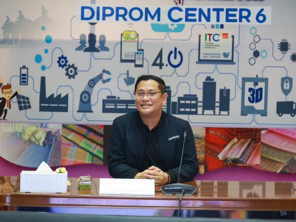 “รองอธิบดีพลาวุธ” ตรวจเยี่ยม DIPROM Center 6 ติดตามผลงานปี 69 ติวเข้มการทำงานเชิงรุก พร้อมเร่งเครื่องกำกับติดตามเดินหน้าเงินทุนหมุนเวียน หนุนสภาพคล่องให้ ผปก. ในพื้นที่