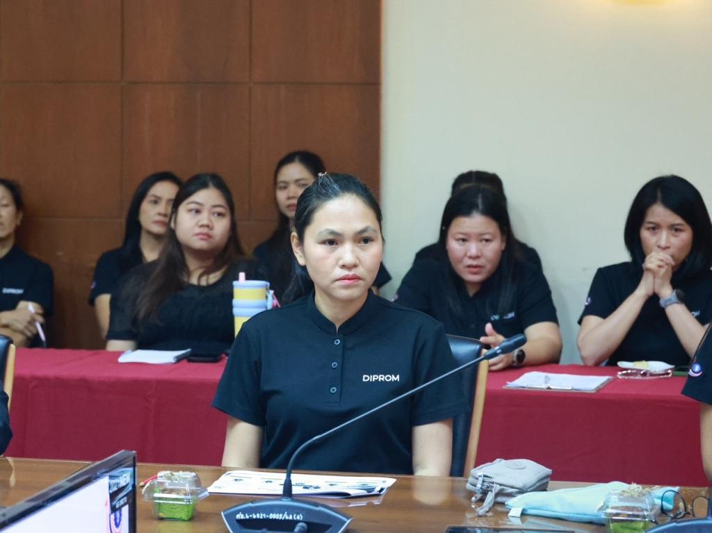 “รองอธิบดีพลาวุธ” ตรวจเยี่ยม DIPROM Center 6 ติดตามผลงานปี 69 ติวเข้มการทำงานเชิงรุก พร้อมเร่งเครื่องกำกับติดตามเดินหน้าเงินทุนหมุนเวียน หนุนสภาพคล่องให้ ผปก. ในพื้นที่