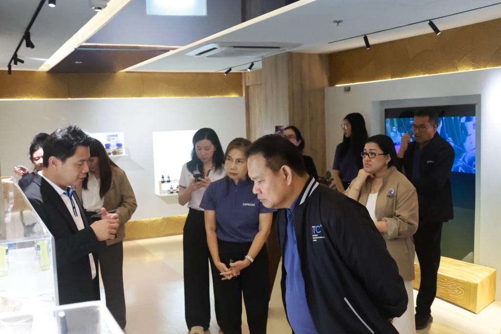 “รองอธิบดีสุรพล” เยี่ยมชม มิตรผลขอนแก่น ต้นแบบธุรกิจ BCG ทาบทามเป็น Big Brother หนุน SMEs และสตาร์ทอัพ