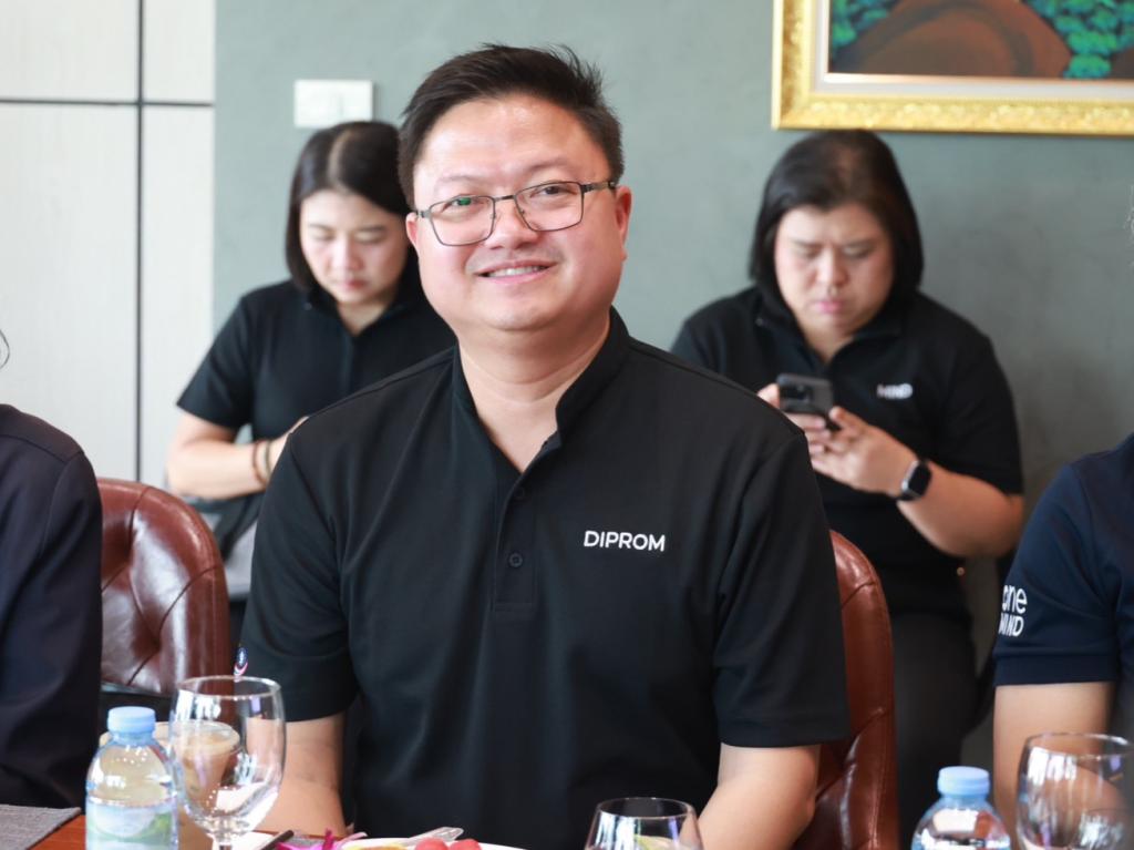 “ปลัดณัฐพล” บินตรงสงขลา เยี่ยม “ฟู้ด แมชชินเนอรี่” ดันเชื่อมโยงวิจัย - นวัตกรรม - พัฒนาเครื่องจักรตอบโจทย์อุตสาหกรรมอาหาร ด้าน “ดีพร้อม” หนุนใช้เครื่องจักร DIPROM ITC ทดลองสินค้าต้นแบบต่อยอดสู่เชิงพาณิชย์