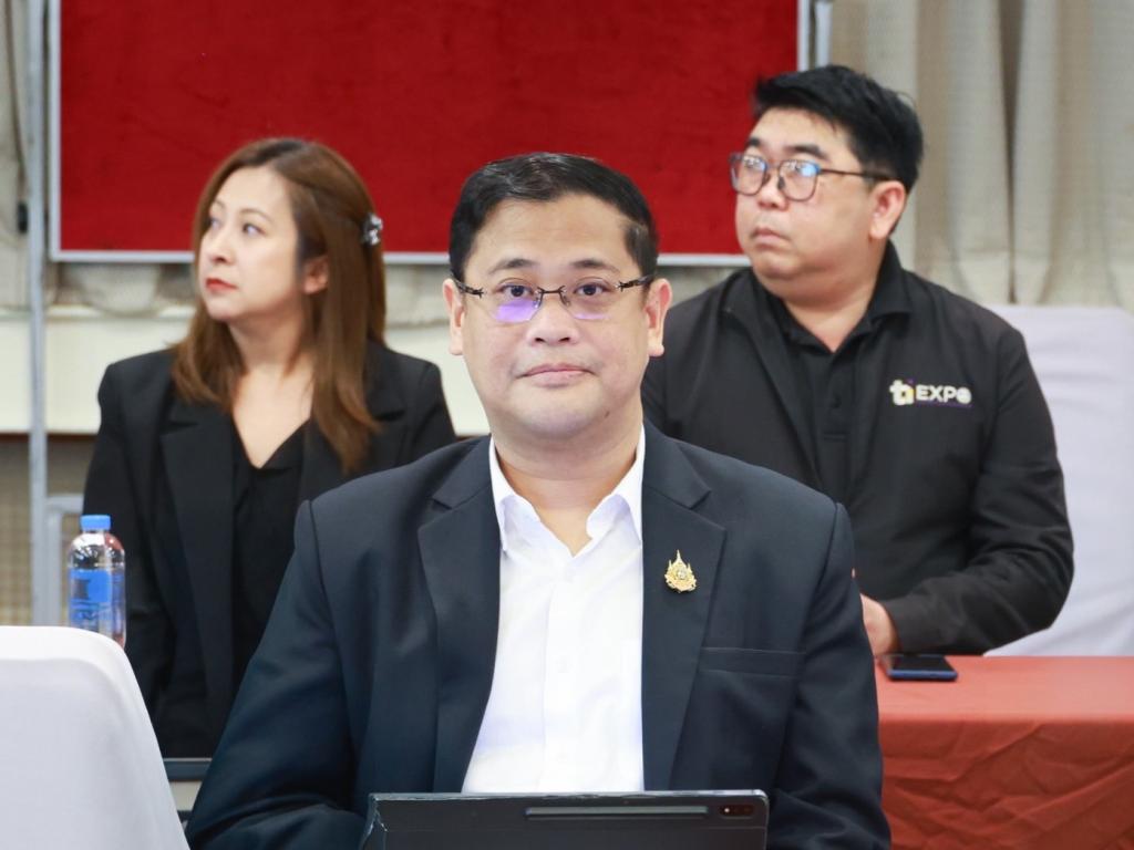 “ดีพร้อม” ร่วมประชุมเปิดมุมมองขับเคลื่อนเศรษฐกิจสร้างสรรค์ ผลักดันการใช้นวัตกรรม ทุนวัฒนธรรม และดาต้าเทคโนโลยี ดึงศักยภาพชุมชน เพิ่มขีดความสามารถผู้ประกอบการภาคธุรกิจไทย