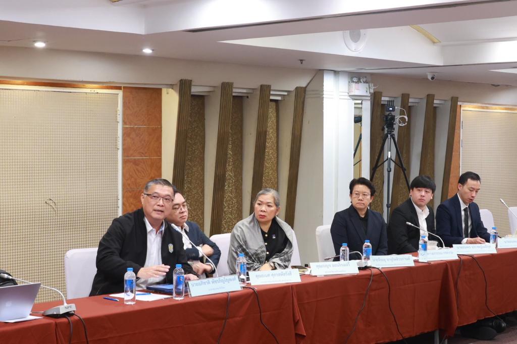 “ดีพร้อม” ร่วมประชุมเปิดมุมมองขับเคลื่อนเศรษฐกิจสร้างสรรค์ ผลักดันการใช้นวัตกรรม ทุนวัฒนธรรม และดาต้าเทคโนโลยี ดึงศักยภาพชุมชน เพิ่มขีดความสามารถผู้ประกอบการภาคธุรกิจไทย