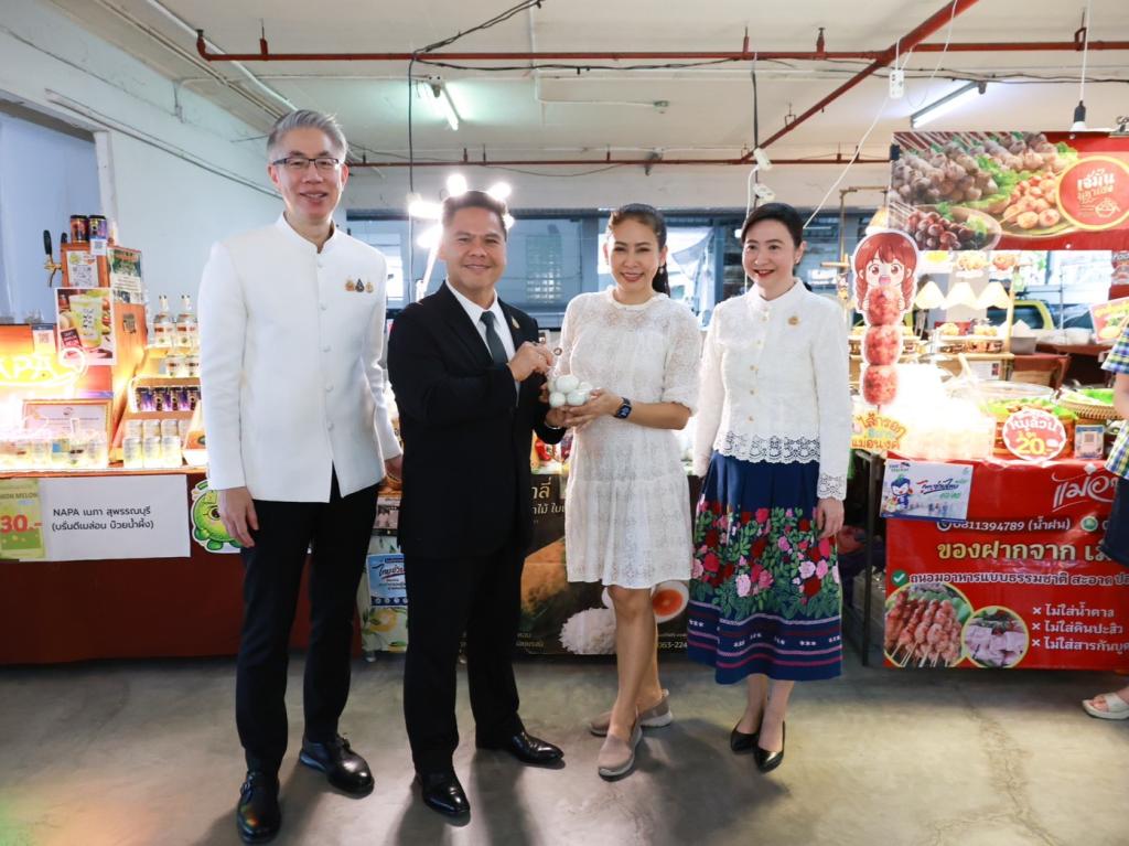 “ดีพร้อม” เปิด Green Mart 2026 “รมว.วราวุธ” พร้อมผู้บริหาร ร่วมชมตลาด สนับสนุนสินค้าไทย เชื่อม “การพัฒนา” สู่ “ตลาด” ดัน SMEs–วิสาหกิจชุมชนโตอย่างยั่งยืน