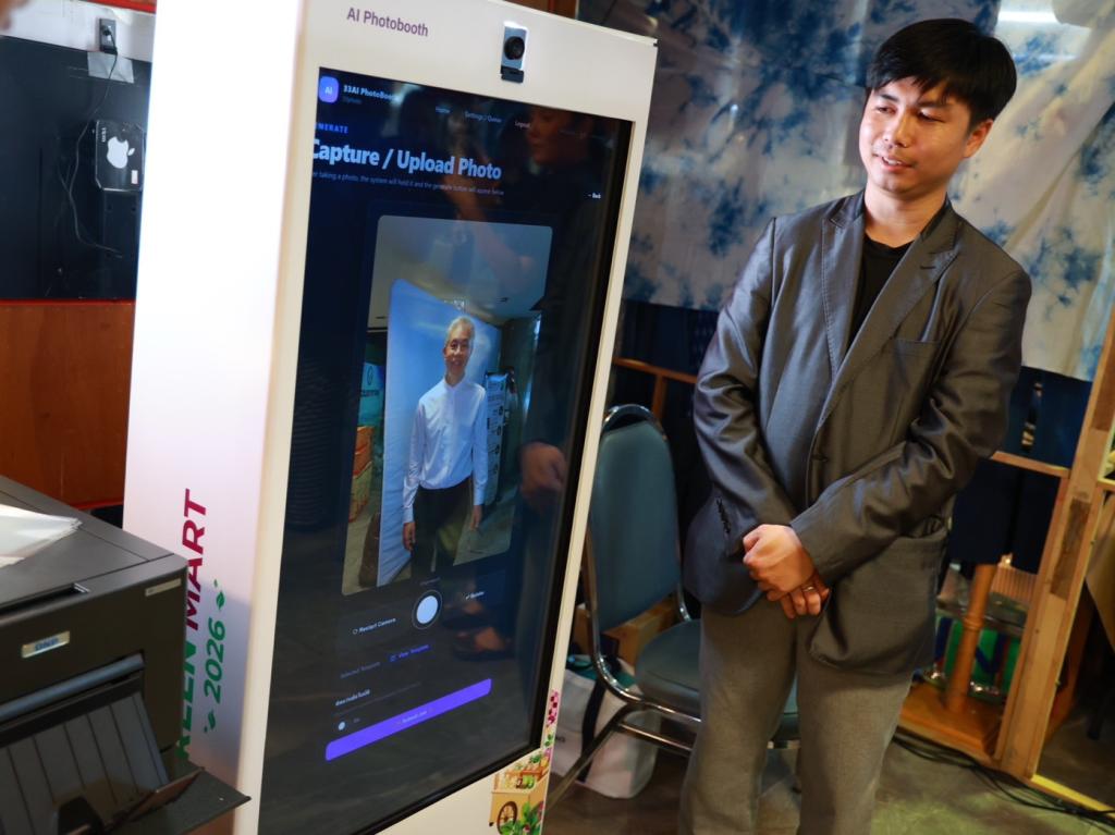 “ดีพร้อม” เปิด Green Mart 2026 “รมว.วราวุธ” พร้อมผู้บริหาร ร่วมชมตลาด สนับสนุนสินค้าไทย เชื่อม “การพัฒนา” สู่ “ตลาด” ดัน SMEs–วิสาหกิจชุมชนโตอย่างยั่งยืน