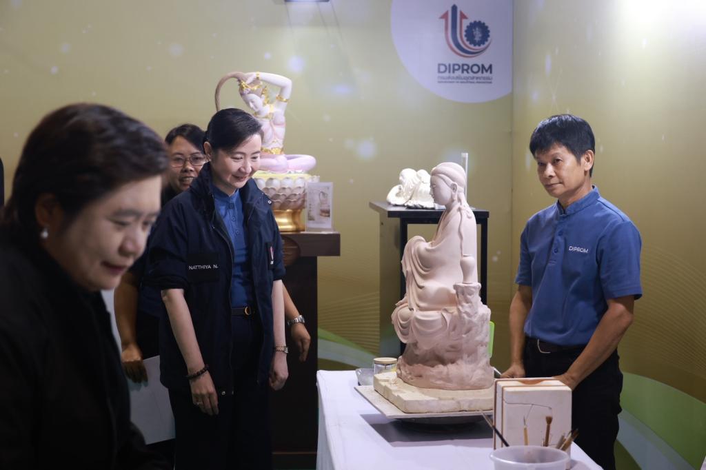 ”ดีพร้อม“ เปิดบ้าน “Creative Materials 2026” โชว์นวัตกรรมวัสดุอุตสาหกรรมชีวภาพ ยกระดับผู้ประกอบการไทยสู่เศรษฐกิจ BCG