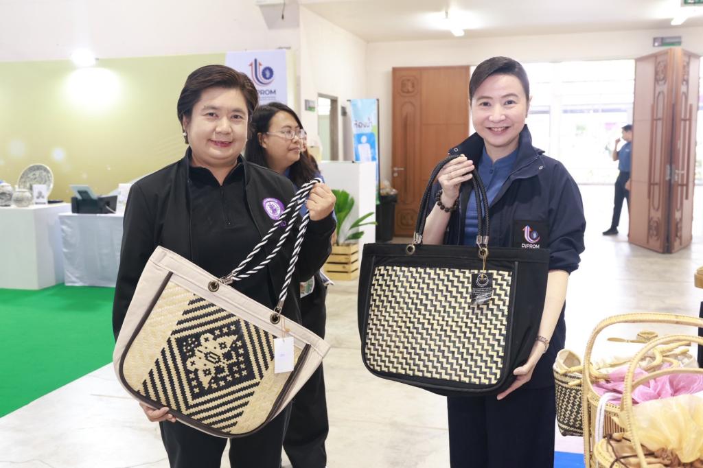 ”ดีพร้อม“ เปิดบ้าน “Creative Materials 2026” โชว์นวัตกรรมวัสดุอุตสาหกรรมชีวภาพ ยกระดับผู้ประกอบการไทยสู่เศรษฐกิจ BCG