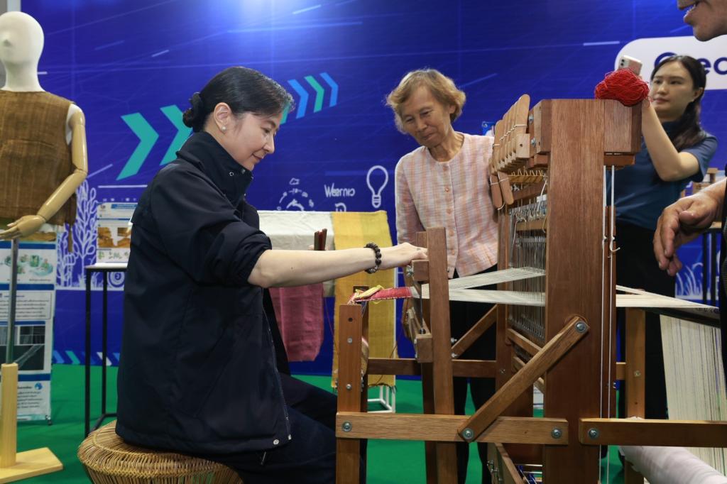 ”ดีพร้อม“ เปิดบ้าน “Creative Materials 2026” โชว์นวัตกรรมวัสดุอุตสาหกรรมชีวภาพ ยกระดับผู้ประกอบการไทยสู่เศรษฐกิจ BCG