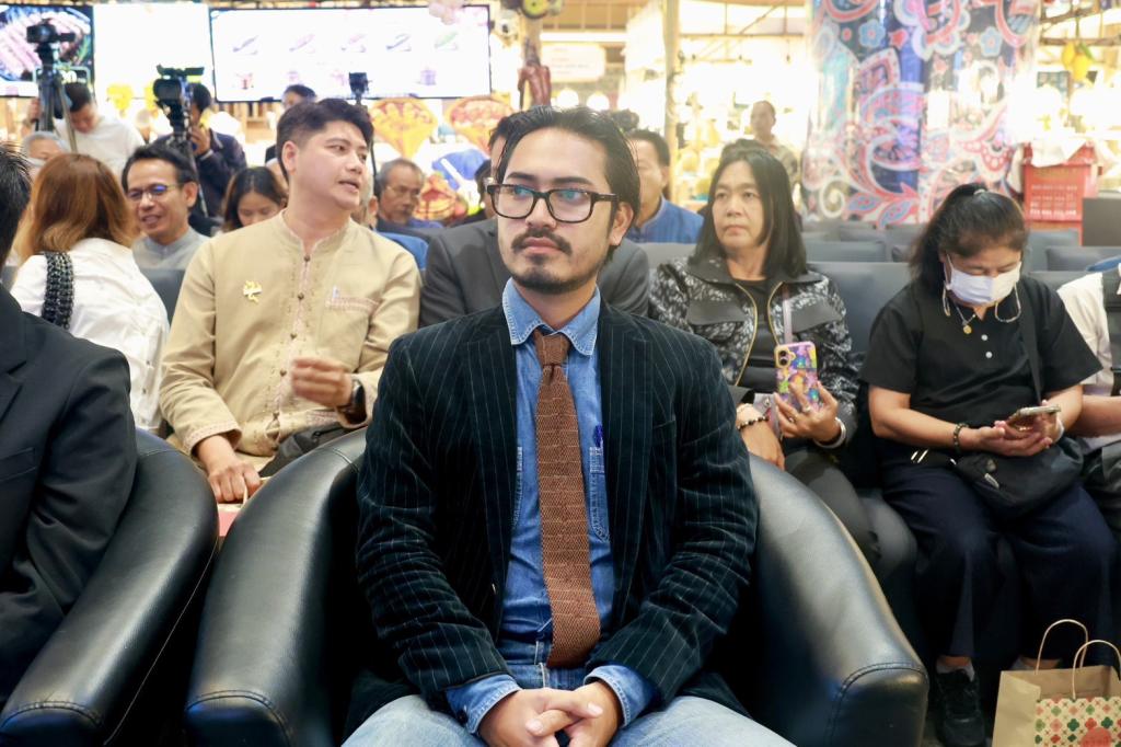 “รองอธิบดีสุรพล” เปิดเวที “Craft Excellence 2026” คัดสรรและจัดแสดงผลิตภัณฑ์ 35 ครูช่างศิลป์ ยกระดับหัตถศิลป์ไทยสู่สากล