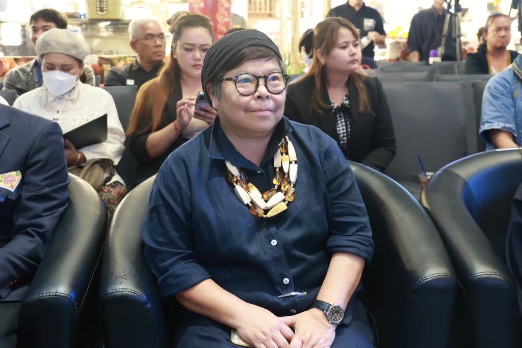 “รองอธิบดีสุรพล” เปิดเวที “Craft Excellence 2026” คัดสรรและจัดแสดงผลิตภัณฑ์ 35 ครูช่างศิลป์ ยกระดับหัตถศิลป์ไทยสู่สากล
