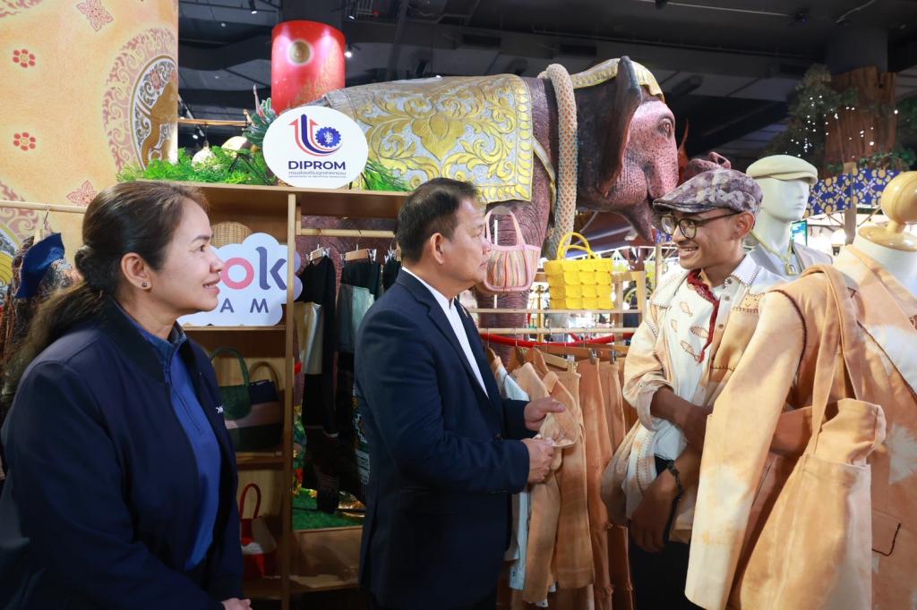 “รองอธิบดีสุรพล” เปิดเวที “Craft Excellence 2026” คัดสรรและจัดแสดงผลิตภัณฑ์ 35 ครูช่างศิลป์ ยกระดับหัตถศิลป์ไทยสู่สากล