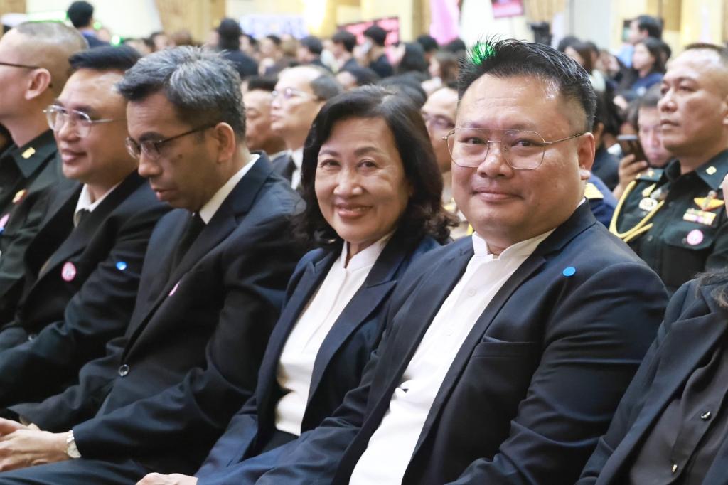 “อธิบดีณัฏฐิญา” นำทีมดีพร้อมคว้า 2 รางวัลเลิศรัฐ ตอกย้ำ องค์กรแกร่ง “พัฒนาคน–ใช้เทคโนโลยี” สร้างผลลัพธ์เพื่อประชาชน