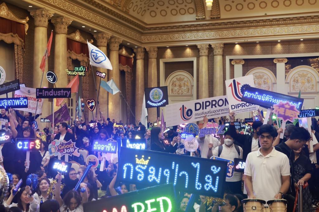 “อธิบดีณัฏฐิญา” นำทีมดีพร้อมคว้า 2 รางวัลเลิศรัฐ ตอกย้ำ องค์กรแกร่ง “พัฒนาคน–ใช้เทคโนโลยี” สร้างผลลัพธ์เพื่อประชาชน