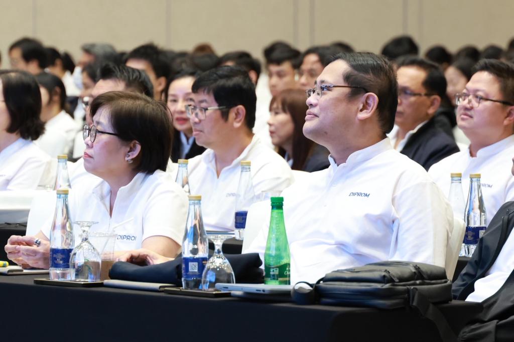 “อธิบดีณัฏฐิญา” ขึ้นเวที เปิดสัมมนา มอบแนวทางการทำงานเสริมแกร่งบุคลากรดีพร้อม มุ่งมั่น เดินหน้า พร้อมลุย