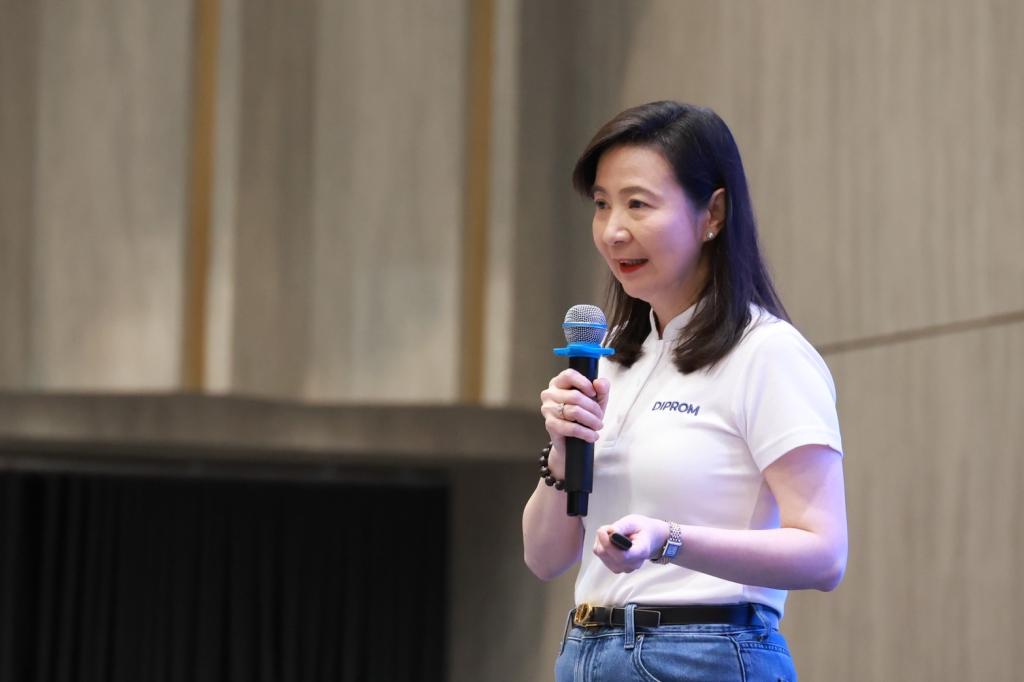 “อธิบดีณัฏฐิญา” ขึ้นเวที เปิดสัมมนา มอบแนวทางการทำงานเสริมแกร่งบุคลากรดีพร้อม มุ่งมั่น เดินหน้า พร้อมลุย
