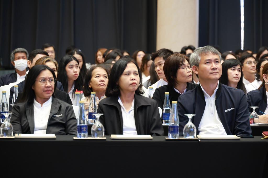 “อธิบดีณัฏฐิญา” ขึ้นเวที เปิดสัมมนา มอบแนวทางการทำงานเสริมแกร่งบุคลากรดีพร้อม มุ่งมั่น เดินหน้า พร้อมลุย