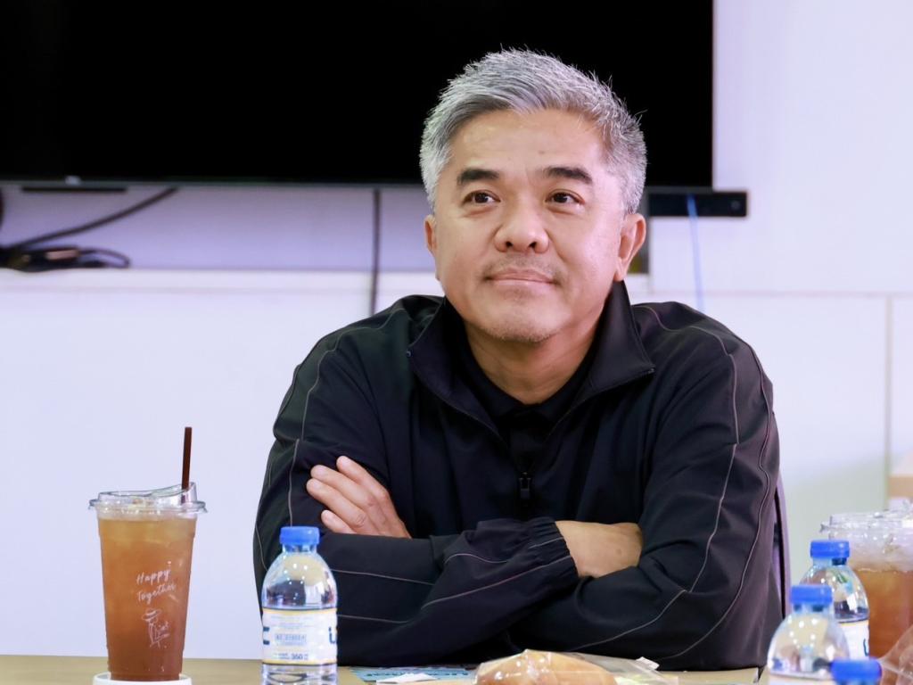 “รองอธิบดีดุสิต” นำทีมดีพร้อมลงพื้นที่ EEC เยี่ยมชมสถานประกอบการต้นแบบเศรษฐกิจหมุนเวียน พร้อมตรวจเยี่ยม DC 9 มอบ 3 แนวทางพัฒนาบุคลากร เสริมทักษะสื่อสาร-Paperless-AI เพิ่มประสิทธิภาพ การทำงาน