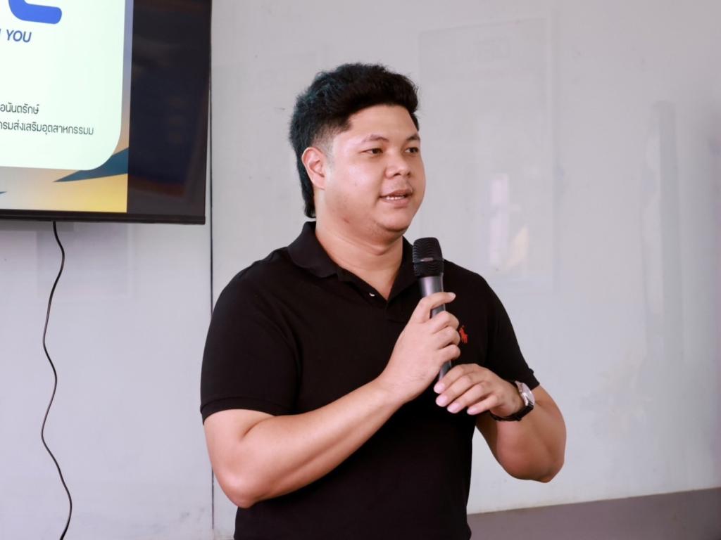 “รองอธิบดีดุสิต” นำทีมดีพร้อมลงพื้นที่ EEC เยี่ยมชมสถานประกอบการต้นแบบเศรษฐกิจหมุนเวียน พร้อมตรวจเยี่ยม DC 9 มอบ 3 แนวทางพัฒนาบุคลากร เสริมทักษะสื่อสาร-Paperless-AI เพิ่มประสิทธิภาพ การทำงาน
