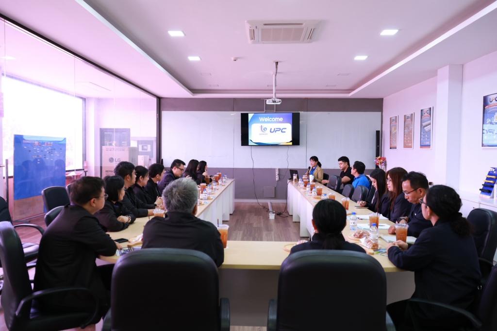 “รองอธิบดีดุสิต” นำทีมดีพร้อมลงพื้นที่ EEC เยี่ยมชมสถานประกอบการต้นแบบเศรษฐกิจหมุนเวียน พร้อมตรวจเยี่ยม DC 9 มอบ 3 แนวทางพัฒนาบุคลากร เสริมทักษะสื่อสาร-Paperless-AI เพิ่มประสิทธิภาพ การทำงาน