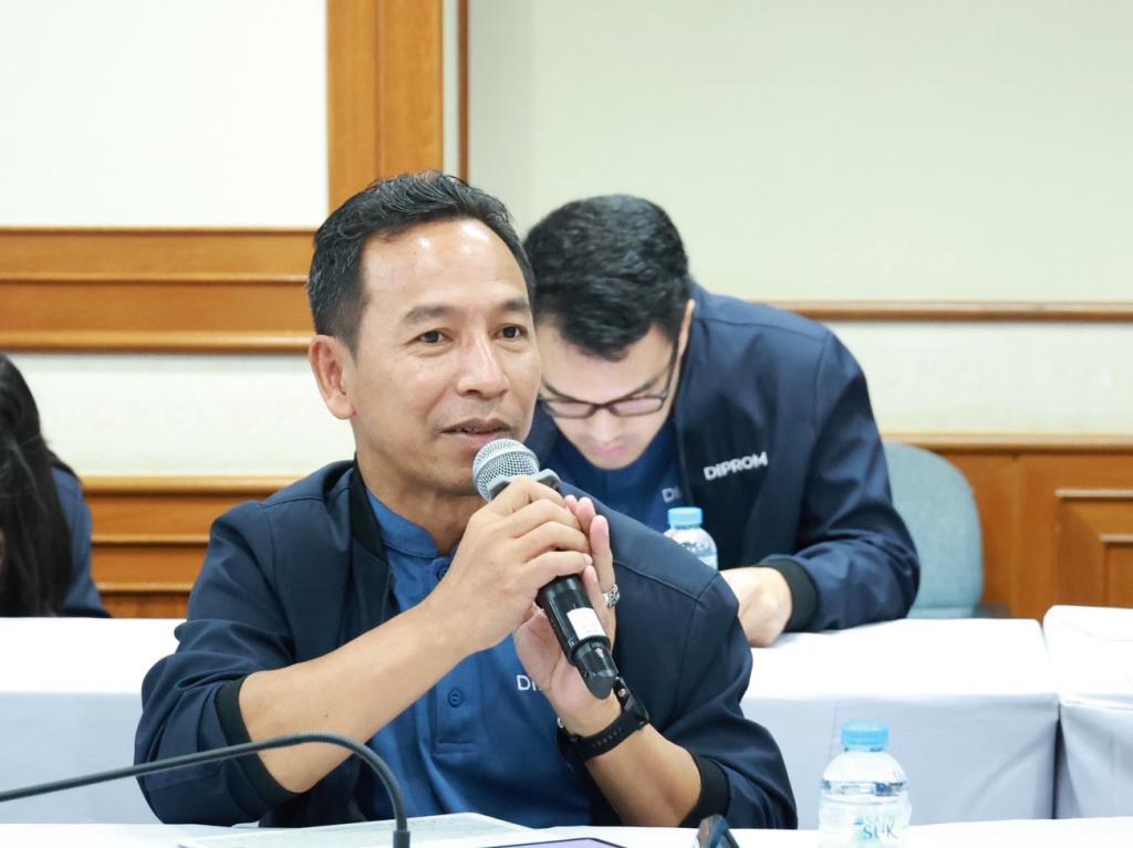 “รองอธิบดีดุสิต” นำทีมดีพร้อมลงพื้นที่ EEC เยี่ยมชมสถานประกอบการต้นแบบเศรษฐกิจหมุนเวียน พร้อมตรวจเยี่ยม DC 9 มอบ 3 แนวทางพัฒนาบุคลากร เสริมทักษะสื่อสาร-Paperless-AI เพิ่มประสิทธิภาพ การทำงาน