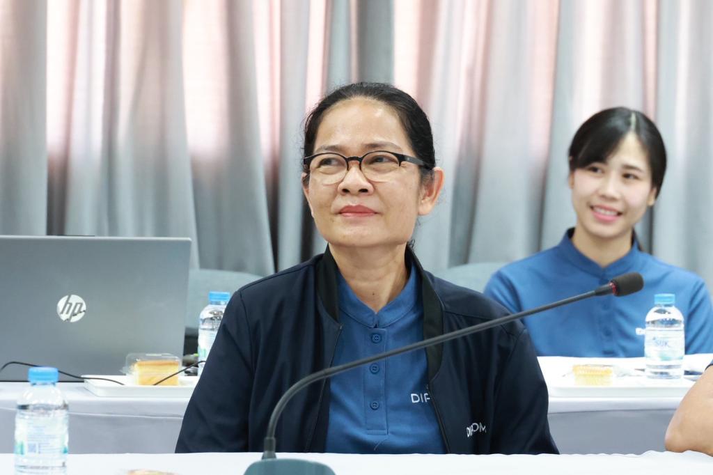 “รองอธิบดีดุสิต” นำทีมดีพร้อมลงพื้นที่ EEC เยี่ยมชมสถานประกอบการต้นแบบเศรษฐกิจหมุนเวียน พร้อมตรวจเยี่ยม DC 9 มอบ 3 แนวทางพัฒนาบุคลากร เสริมทักษะสื่อสาร-Paperless-AI เพิ่มประสิทธิภาพ การทำงาน