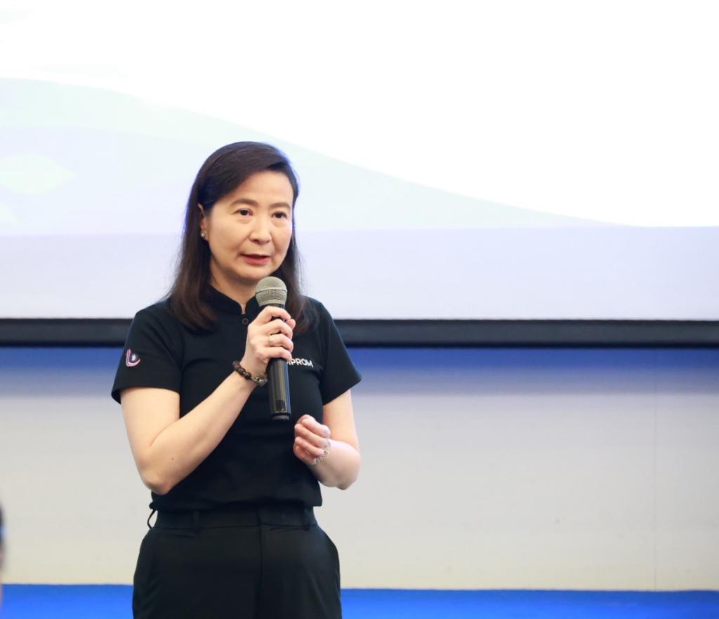 “ดีพร้อม” ปั้นคน เสริมทีม ยกระดับหน่วยงานหลักทำหน้าที่สนับสนุน ขับเคลื่อนภาครัฐเข้าสู่ยุคดิจิทัล