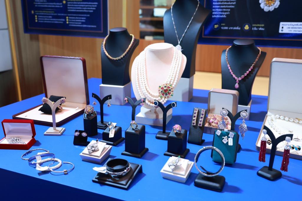 “ดีพร้อม” ขับเคลื่อน Soft Power ไทย จัดงาน "DIPROM Craft Industry" ดันหัตถกรรมไทยสู่สากลชูแนวคิด Eco-Craft เชื่อมโยงผลิตภัณฑ์ชุมชนสู่ตลาดพรีเมียม