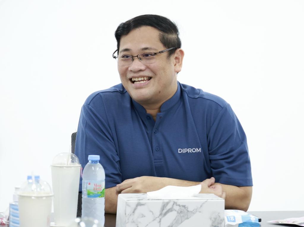 “รองอธิบดีพลาวุธ” นำทีม “ดีพร้อม” ลุยเมืองชาละวัน ตรวจเยี่ยม บจก.เค.พี.เอ็กซ์คลูซีฟ กรุ๊ป ยกระดับมาตรฐาน–Smart Factory เสริมแกร่ง OEM ไทย