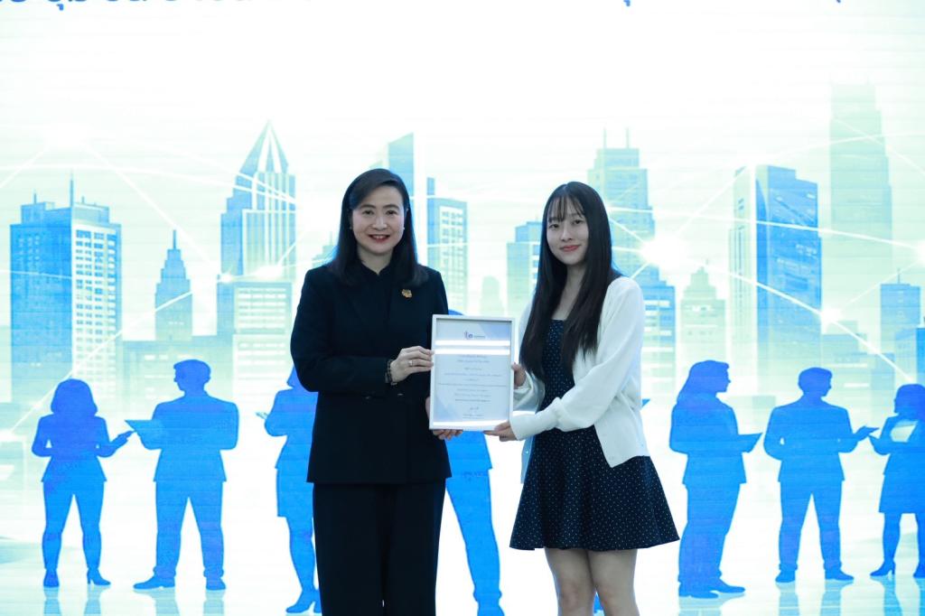 “อธิบดีณัฏฐิญา” ปิดกิจกรรม DIPROM Young SMEs Network รุ่นที่ 3 เชื่อมเครือข่ายนักธุรกิจรุ่นใหม่ สร้างมูลค่าทางเศรษฐกิจกว่า 47 ล้านบาท พร้อมชู 3 กิจการต้นแบบความสำเร็จ ต่อยอดพลังเครือข่ายสู่การเติบโตอย่างยั่งยืน