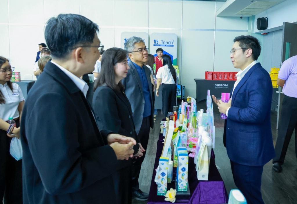 “อธิบดีณัฏฐิญา” ปิดกิจกรรม DIPROM Young SMEs Network รุ่นที่ 3 เชื่อมเครือข่ายนักธุรกิจรุ่นใหม่ สร้างมูลค่าทางเศรษฐกิจกว่า 47 ล้านบาท พร้อมชู 3 กิจการต้นแบบความสำเร็จ ต่อยอดพลังเครือข่ายสู่การเติบโตอย่างยั่งยืน