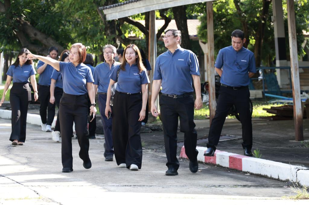 “รองอธิบดีพลาวุธ” ลงพื้นที่ตรวจเยี่ยม DC3 มอบนโยบายขับเคลื่อนงานเชิงพื้นที่ ปลุกพลังใจบุคลากรดีพร้อม พร้อมทำงานเชิงรุก สร้าง Brand Identity -พัฒนาความรู้–เชี่ยวชาญงาน–ตอบโจทย์ ผปก. ให้เป็นที่ประจักษ์