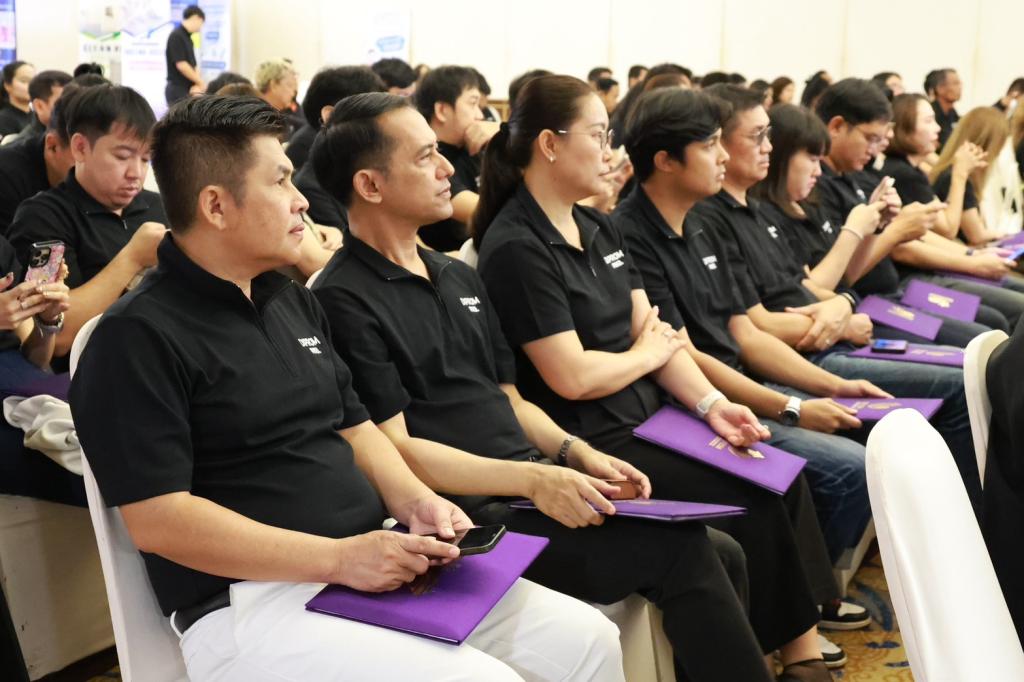 “ดีพร้อม” ปรับ “คพอ.” รับธุรกิจยุคใหม่ เดินหน้าเชื่อม 4 ภูมิภาค ต่อยอดการค้า–การลงทุน คาดปี 69 สร้างมูลค่ากว่า 175 ล้านบาท