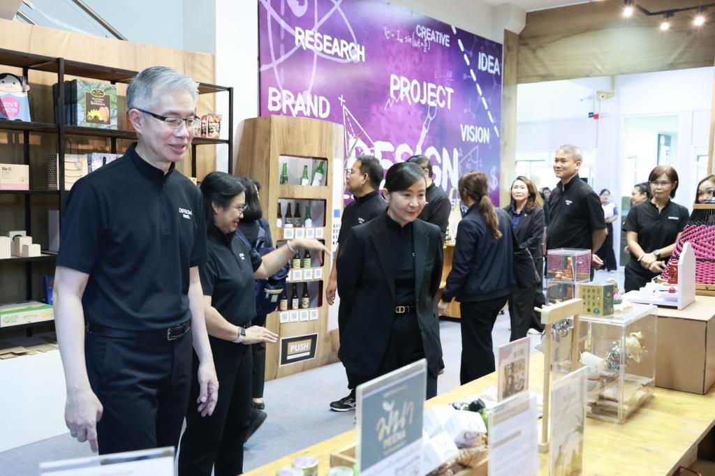 “ปลัดณัฐพล” บินตรงเมืองสองแคว เปิด “ศูนย์อุตสาหกรรมรวมใจ” หนุน “ดีพร้อม” เชื่อมพลังรัฐ–เอกชน เร่งฟื้นฟูธุรกิจภาคเหนือตอนล่าง