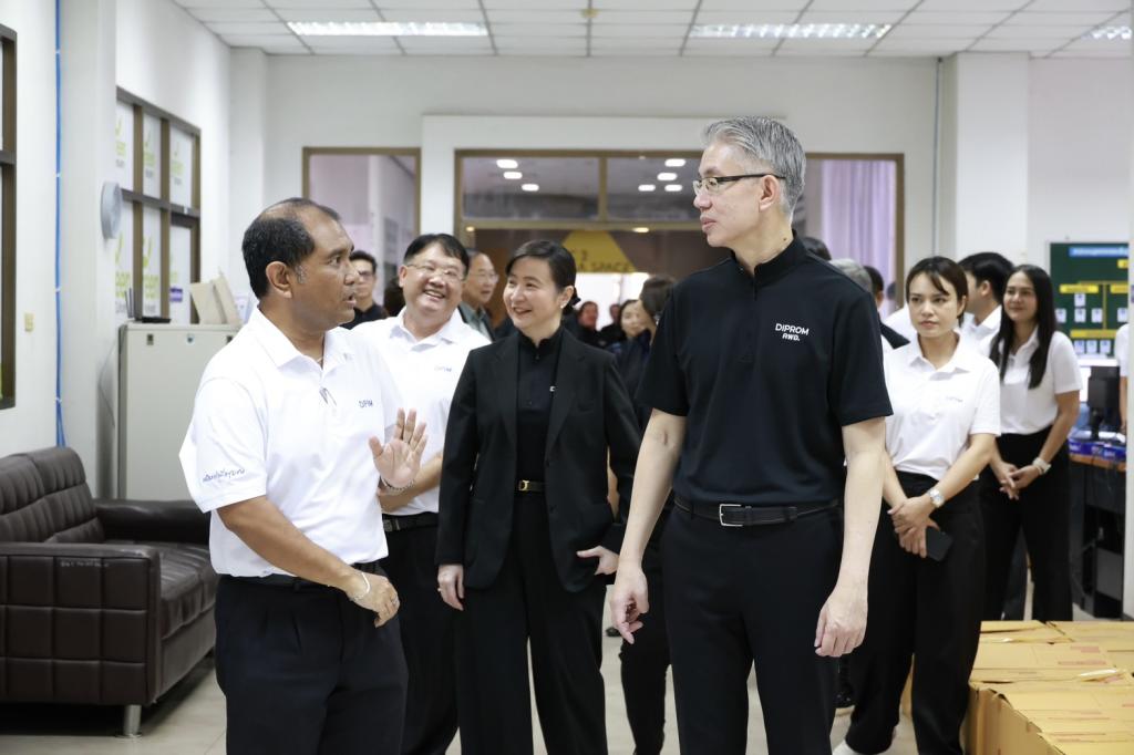 “ปลัดณัฐพล” บินตรงเมืองสองแคว เปิด “ศูนย์อุตสาหกรรมรวมใจ” หนุน “ดีพร้อม” เชื่อมพลังรัฐ–เอกชน เร่งฟื้นฟูธุรกิจภาคเหนือตอนล่าง