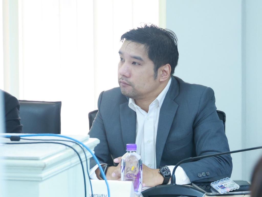“ดีพร้อม” ร่วมประชุมขับเคลื่อนบอร์ดเศรษฐกิจชุมชนฯ เดินหน้าขับเคลื่อนมาตรการหนุนผู้ประกอบการ ปลดล็อกแหล่งเงินทุน ดัน SME CONNEXT ช่วยบริหารธุรกิจครบวงจร