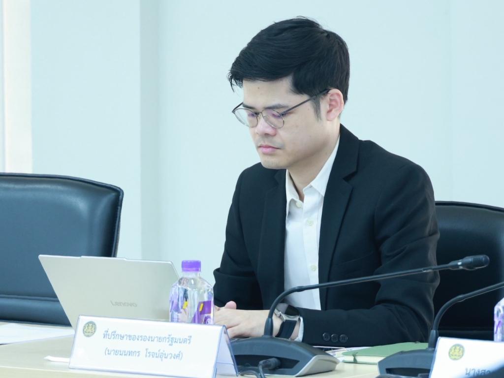 “ดีพร้อม” ร่วมประชุมขับเคลื่อนบอร์ดเศรษฐกิจชุมชนฯ เดินหน้าขับเคลื่อนมาตรการหนุนผู้ประกอบการ ปลดล็อกแหล่งเงินทุน ดัน SME CONNEXT ช่วยบริหารธุรกิจครบวงจร