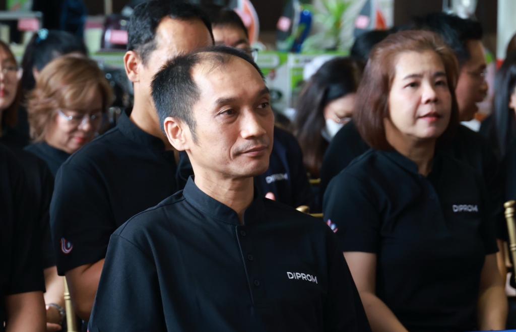 “อธิบดีณัฏฐิญา” เปิดร้าน งาน DIPROM FAIR 2026 ช้อปฟิน สินค้าดี ช่วย SMEs ฝ่าวิกฤตอุทกภัย เติมโอกาส เพิ่มช่องทางตลาดให้ผู้ประกอบการไทย