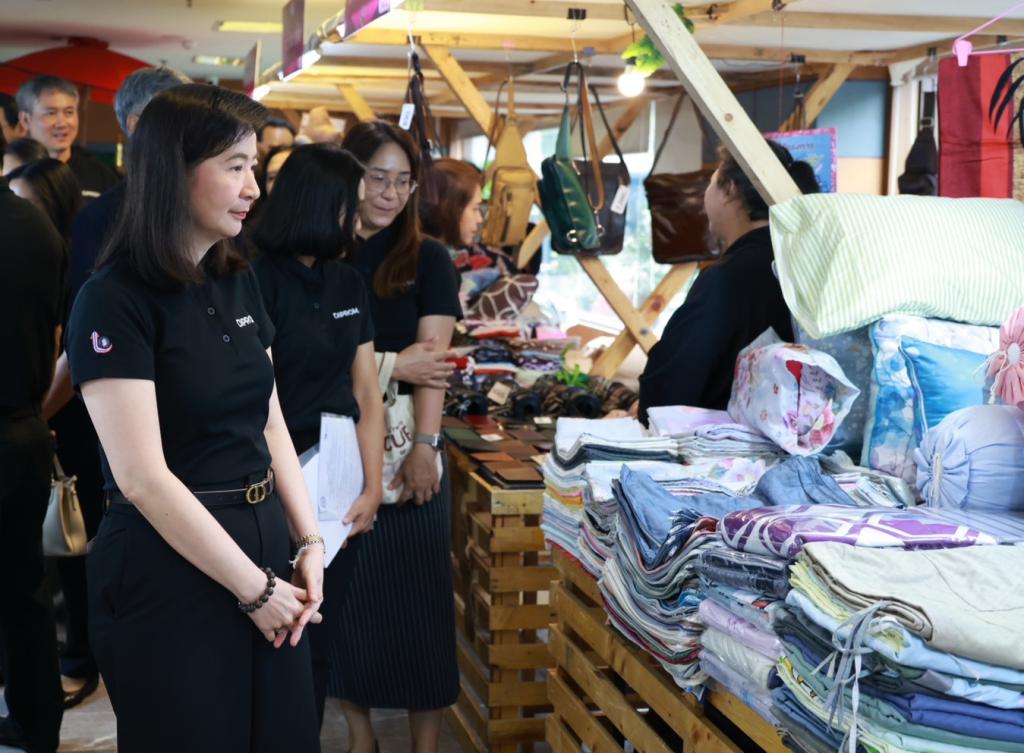 “อธิบดีณัฏฐิญา” เปิดร้าน งาน DIPROM FAIR 2026 ช้อปฟิน สินค้าดี ช่วย SMEs ฝ่าวิกฤตอุทกภัย เติมโอกาส เพิ่มช่องทางตลาดให้ผู้ประกอบการไทย