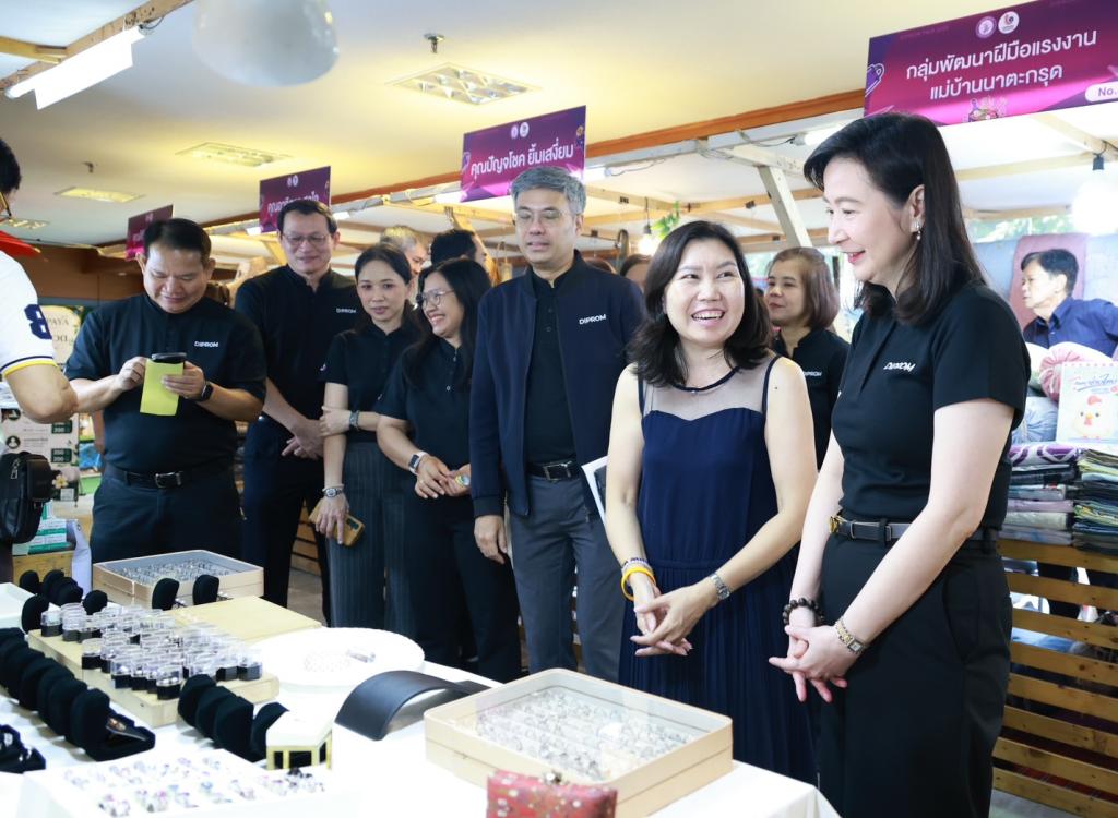 “อธิบดีณัฏฐิญา” เปิดร้าน งาน DIPROM FAIR 2026 ช้อปฟิน สินค้าดี ช่วย SMEs ฝ่าวิกฤตอุทกภัย เติมโอกาส เพิ่มช่องทางตลาดให้ผู้ประกอบการไทย