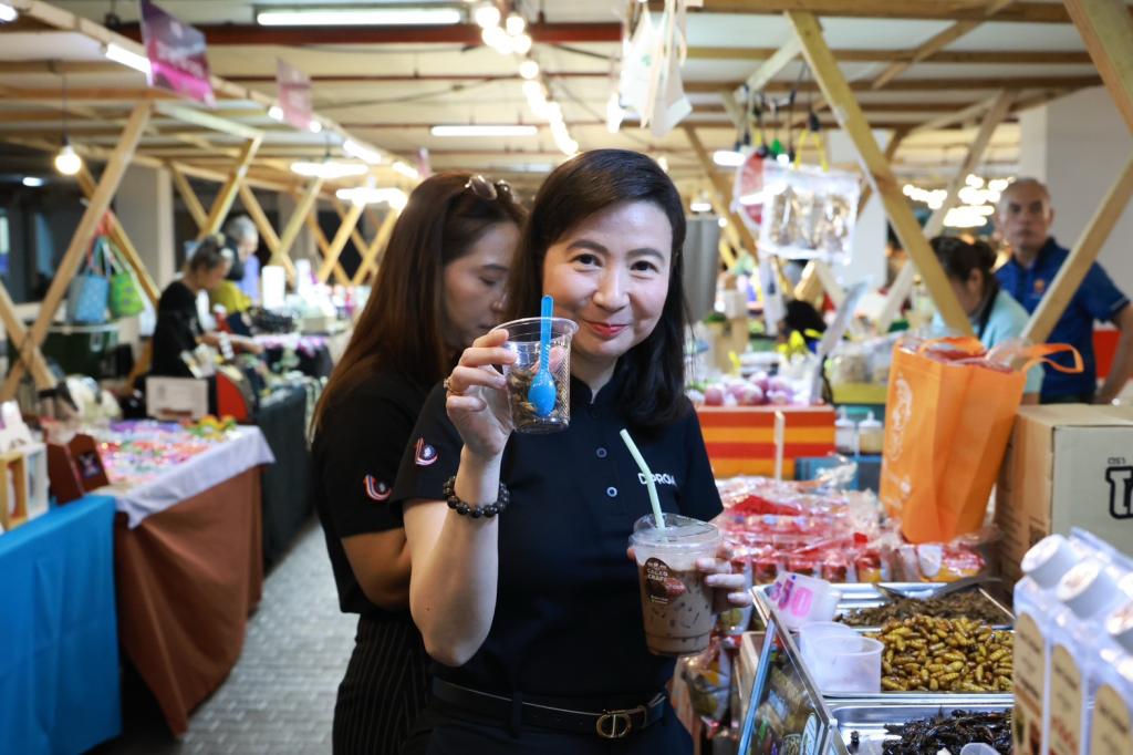 “อธิบดีณัฏฐิญา” เปิดร้าน งาน DIPROM FAIR 2026 ช้อปฟิน สินค้าดี ช่วย SMEs ฝ่าวิกฤตอุทกภัย เติมโอกาส เพิ่มช่องทางตลาดให้ผู้ประกอบการไทย