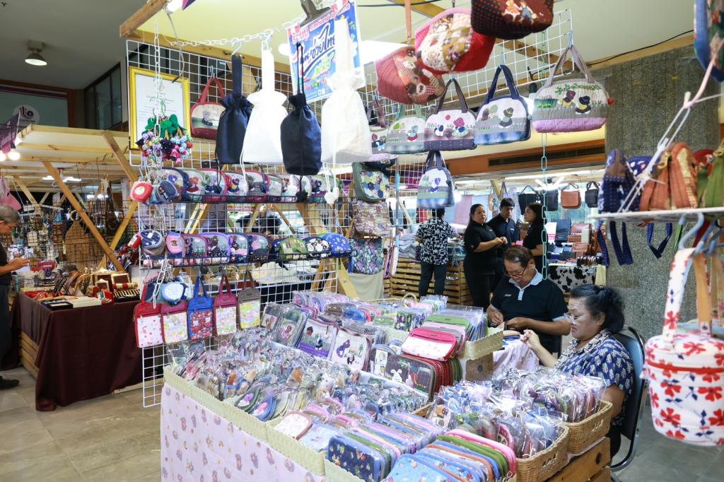 “อธิบดีณัฏฐิญา” เปิดร้าน งาน DIPROM FAIR 2026 ช้อปฟิน สินค้าดี ช่วย SMEs ฝ่าวิกฤตอุทกภัย เติมโอกาส เพิ่มช่องทางตลาดให้ผู้ประกอบการไทย