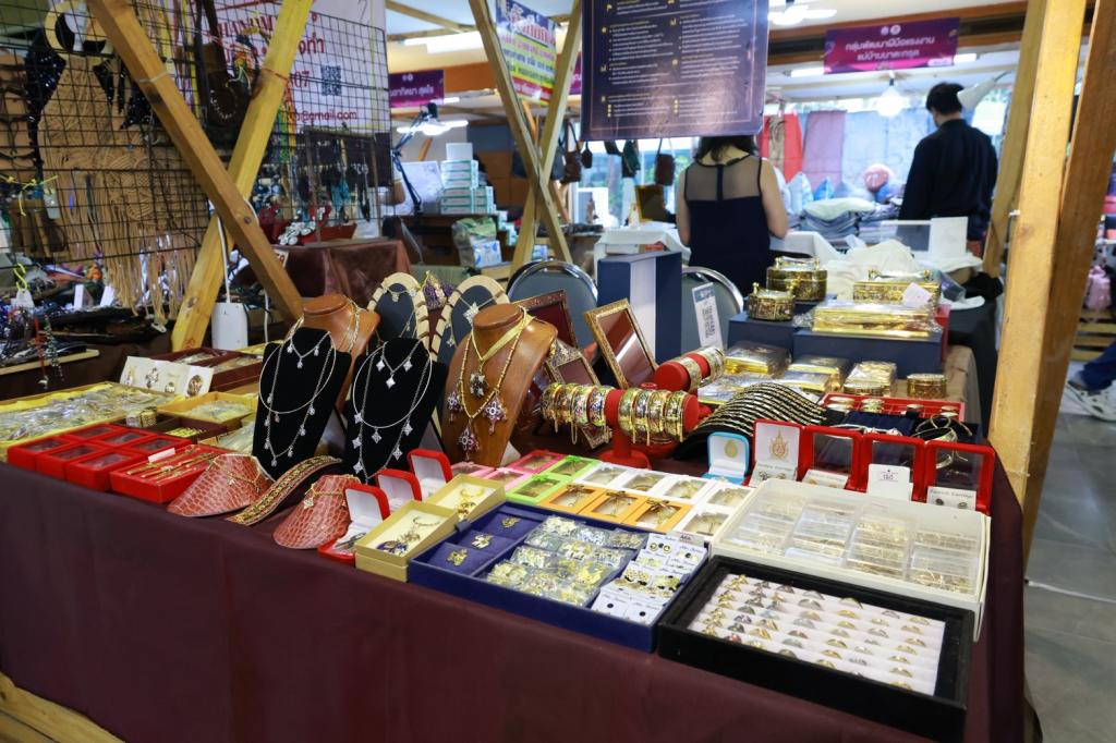 “อธิบดีณัฏฐิญา” เปิดร้าน งาน DIPROM FAIR 2026 ช้อปฟิน สินค้าดี ช่วย SMEs ฝ่าวิกฤตอุทกภัย เติมโอกาส เพิ่มช่องทางตลาดให้ผู้ประกอบการไทย