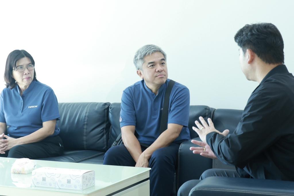 “รองอธิบดีดุสิต” เยือนอุบลฯ เมืองดอกบัวงาม ปั้น DNA ทีม “ดีพร้อม” ใช้ Storytelling-เทคโนโลยี-Paperless พร้อมรับฟังเสียงสะท้อน ออกแบบหลักสูตรตอบโจทย์ความต้องการ