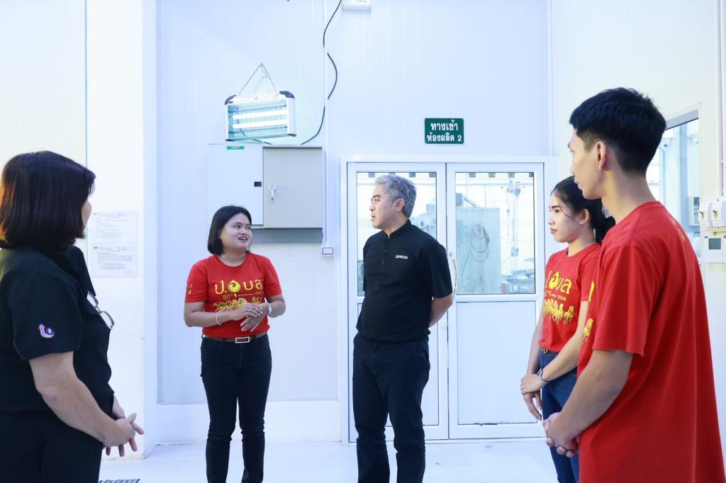“รองอธิบดีดุสิต” เยือนถิ่นอุบลฯ ชมต้นแบบผู้ประกอบการ “ดีพร้อม” หนุนใช้เทคโนโลยี–นวัตกรรม ต่อยอดความสำเร็จสู่การเติบโตอย่างยั่งยืน