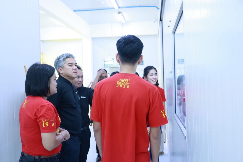 “รองอธิบดีดุสิต” เยือนถิ่นอุบลฯ ชมต้นแบบผู้ประกอบการ “ดีพร้อม” หนุนใช้เทคโนโลยี–นวัตกรรม ต่อยอดความสำเร็จสู่การเติบโตอย่างยั่งยืน