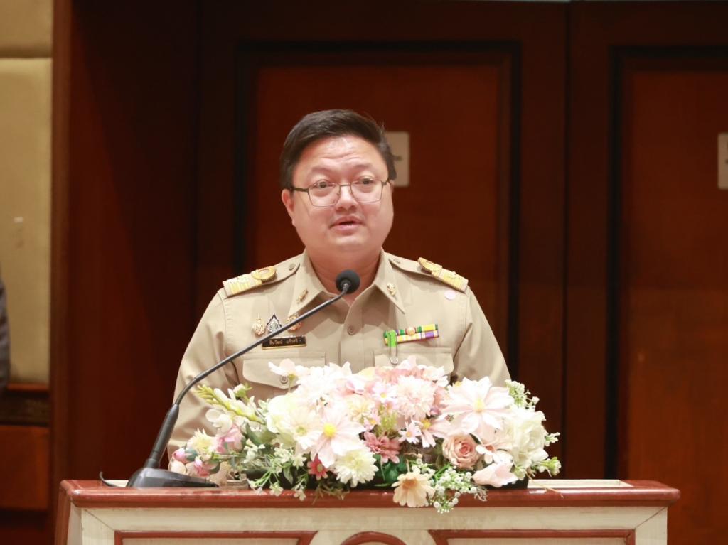 “ดีพร้อม” เดินหน้าพัฒนาบุคลากรยุค AI เปิดหลักสูตร “HI with AI” เสริมทักษะคิดวิเคราะห์ ใช้ AI อย่างมีประสิทธิภาพ สร้างผลลัพธ์สู่งานจริง